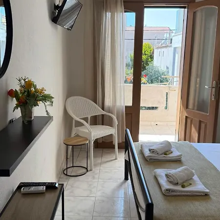 Roula's * يميناريا