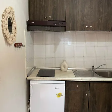 Roula's يميناريا